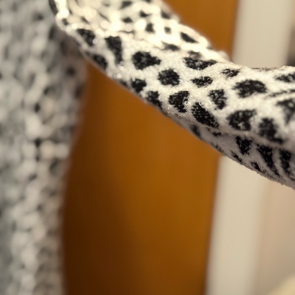 Women's Black and White Leopard Print Coat - Picture 5 of 5